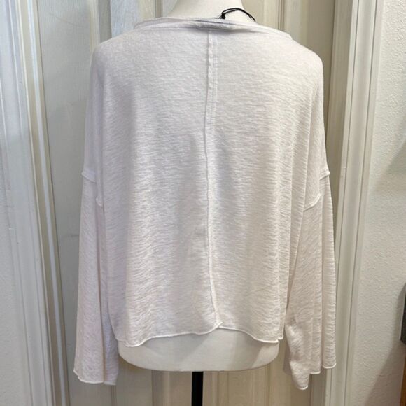 Young At Heart LA Lightweight Burnout Bell Sleeve Slouchy Top Size Medium NWT - Picture 5 of 10